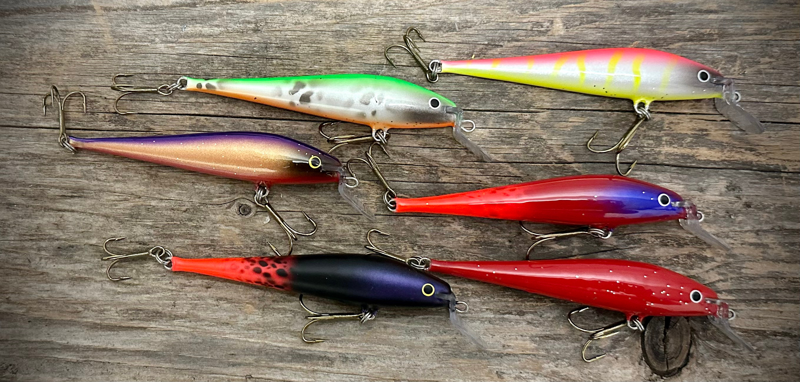 Colours from top to bottom: Haloo!, N002, Special, Red Magic, Red with flake and Black Magic